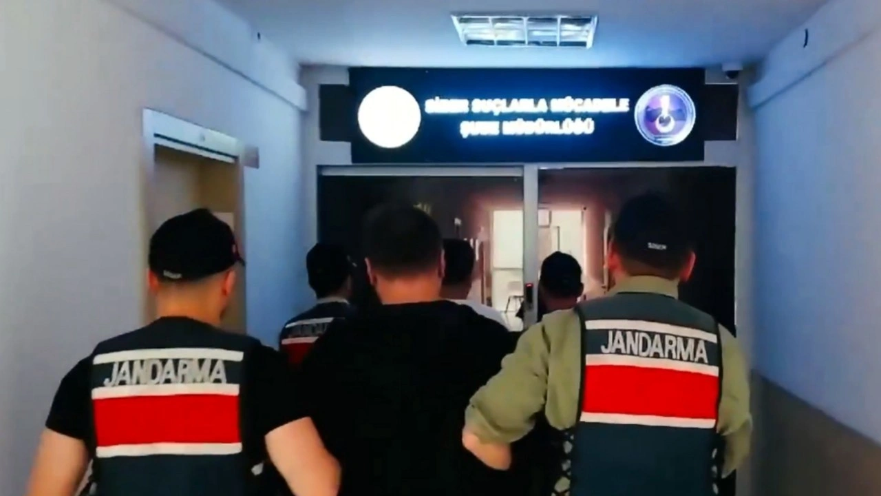 19 ilde siber suç operasyonu; 27 şüpheli tutuklandı