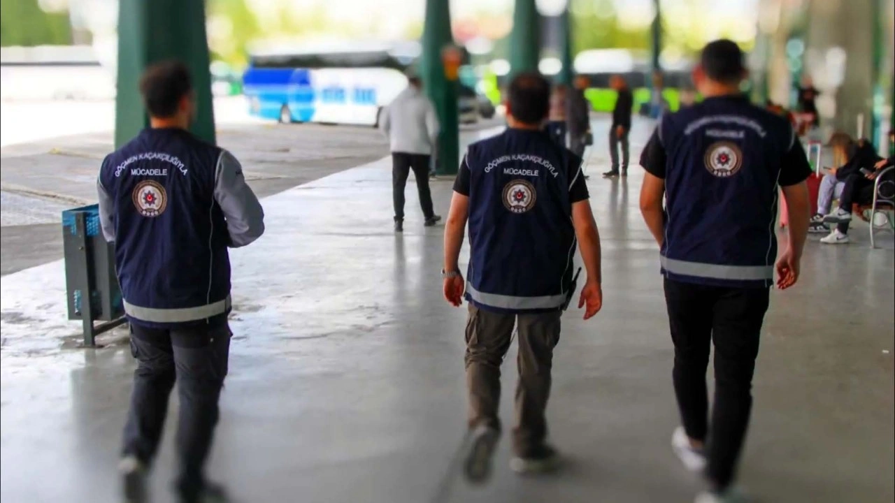 21 göçmen kaçakçılığı organizatörü ve 547 düzensiz göçmen yakalandı