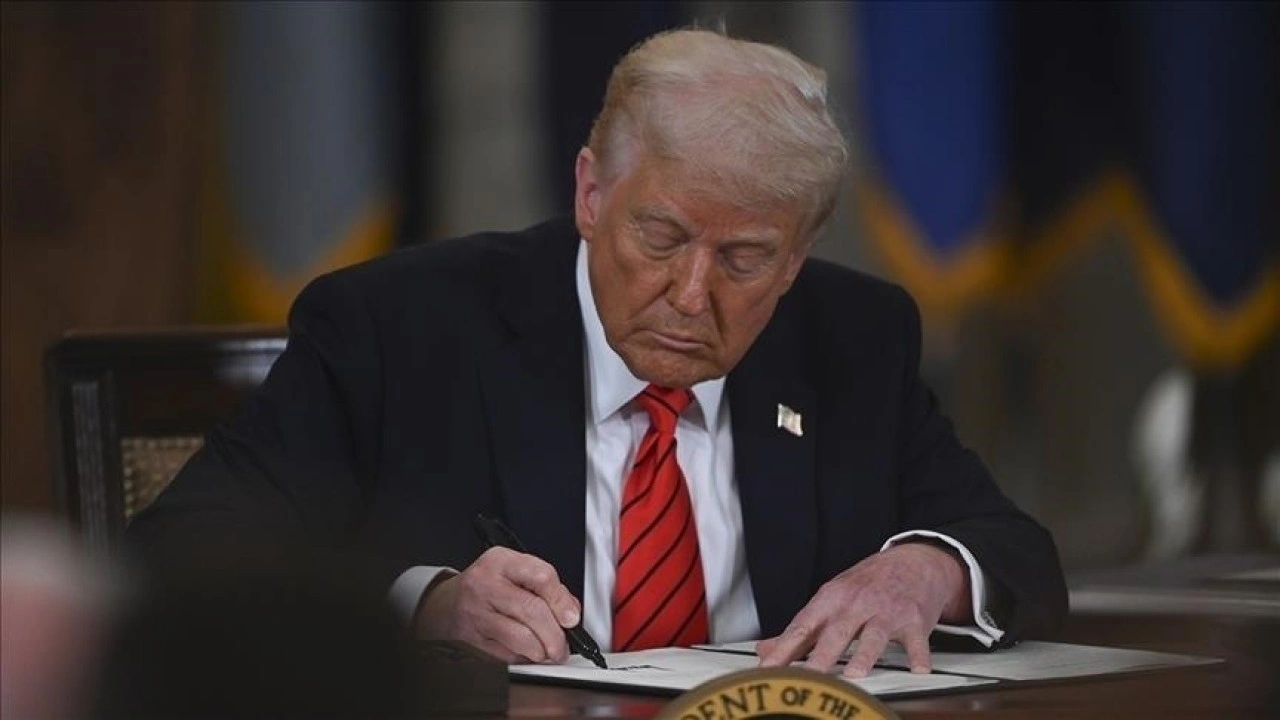 ABD Başkanı Trump, &#8220;vergi indirimi&#8221; tasarısını imzaladı