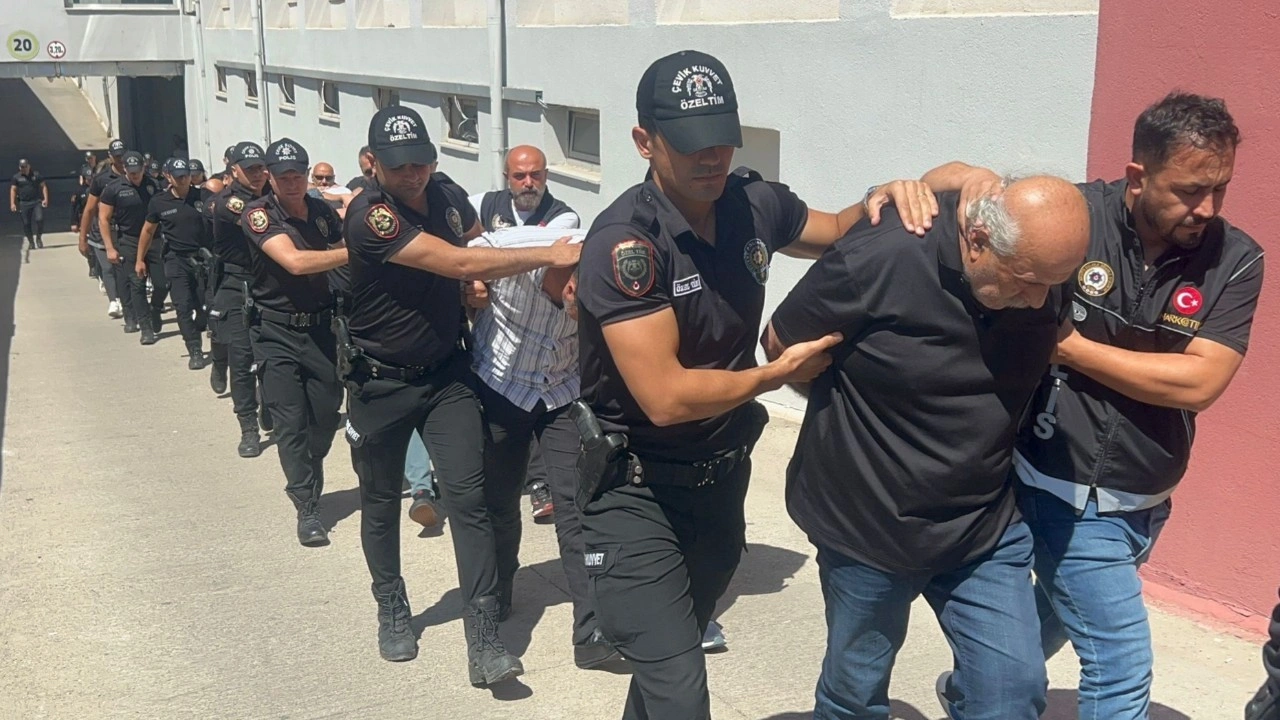 Adana'da ele geçirilen 825 kilo eroin soruşturmasında 16 tutuklama