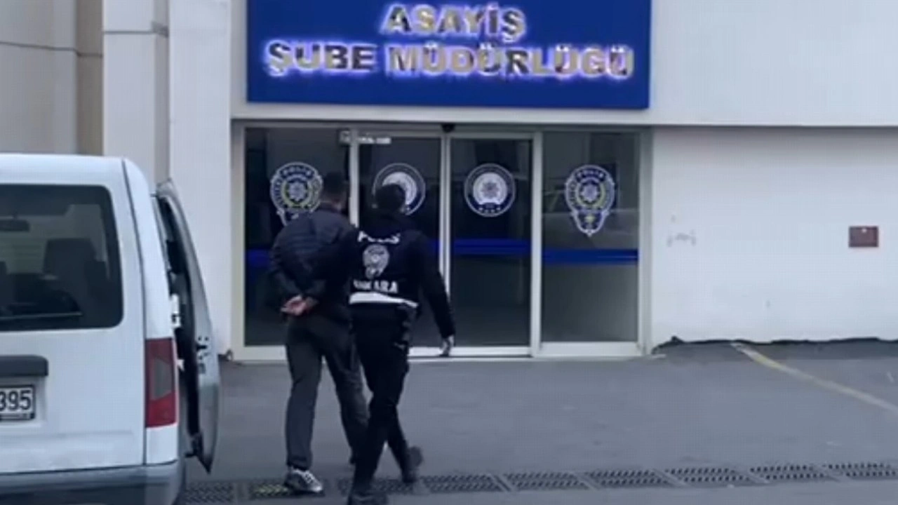 Ankara'da silahlı paylaşım yapan kişilere yönelik operasyon; 9 gözaltı