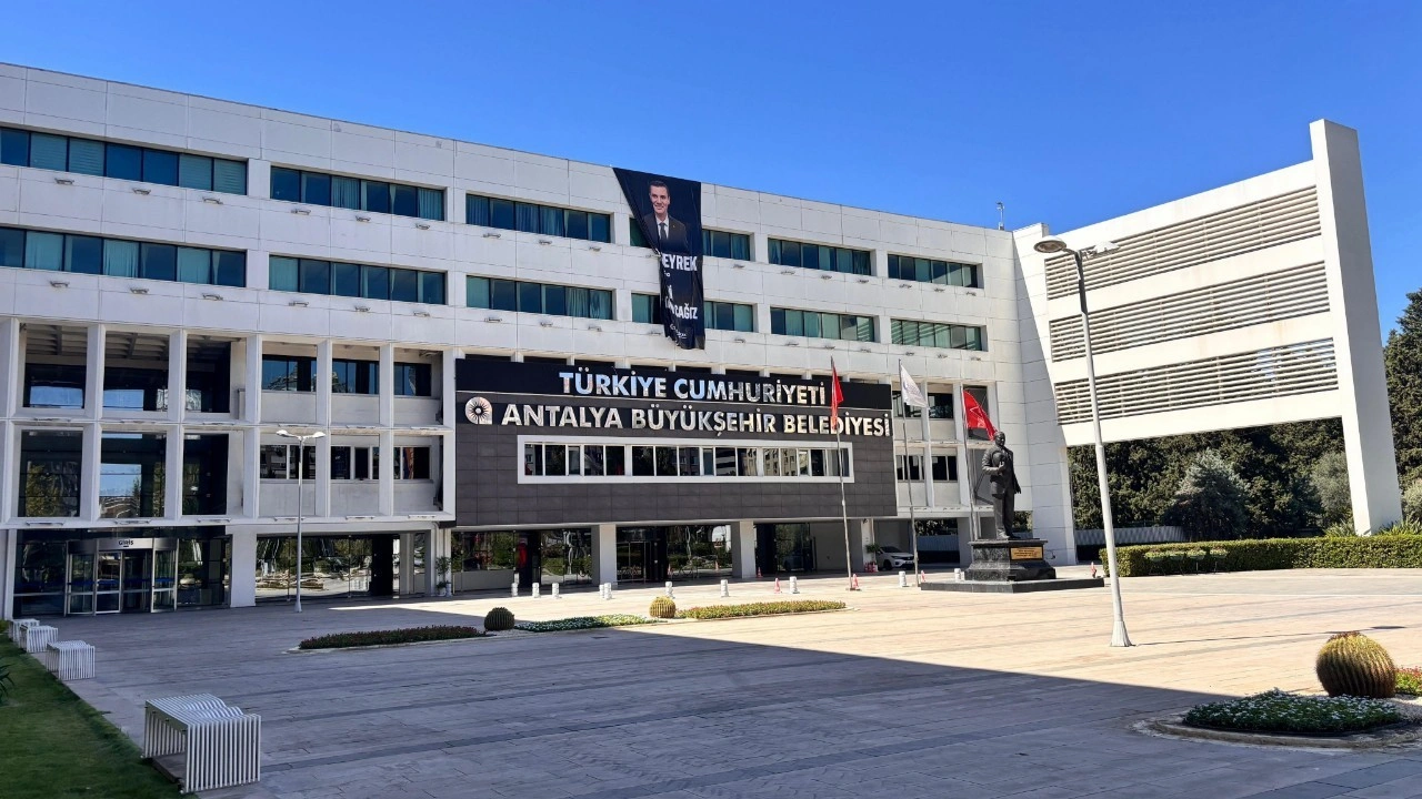 Antalya Büyükşehir Belediyesi'ne yönelik yeni operasyon! 3 gözaltı