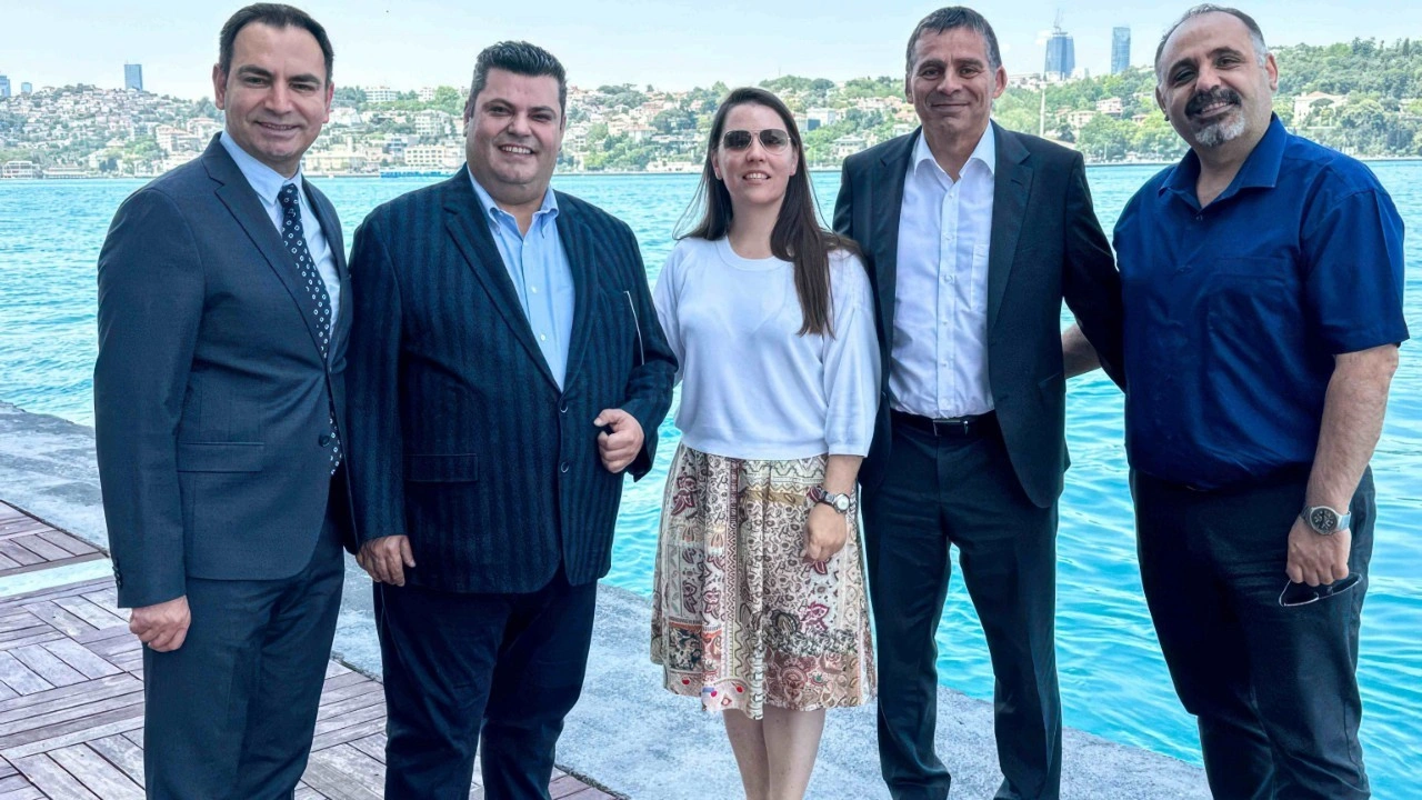 Aras Kargo ve Avusturya Postanesi ortaklığın devamı için yeniden imza attı