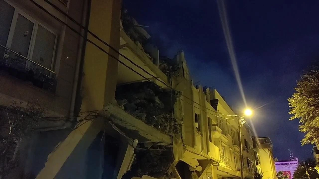 Avcılar'da 6 katlı binada kısmi çökme; çevresindeki binalar tahliye edildi