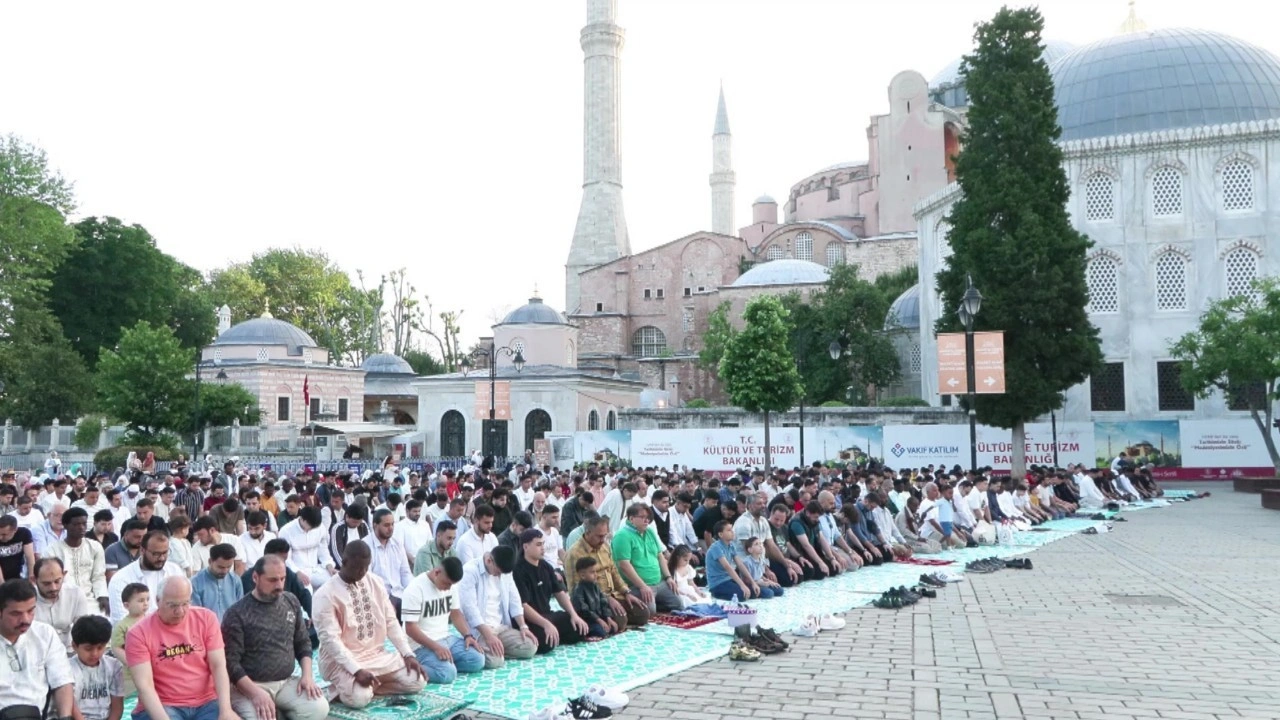 Ayasofya’da bayram namazını kıldılar
