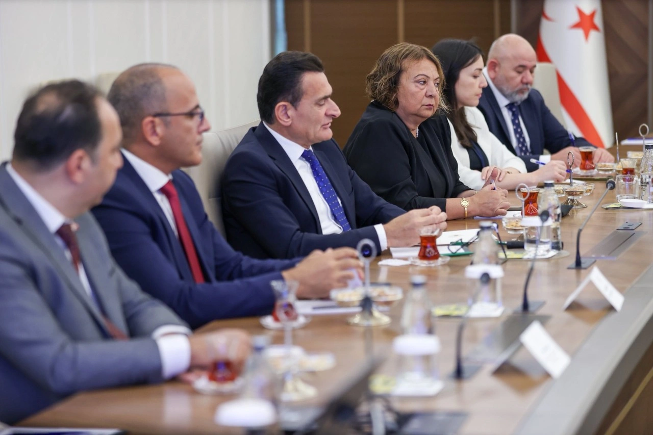 Bakan Oğuz, TC Çevre, Şehircilik ve İklim Değişikliği Bakanı Kurum ile görüştü
