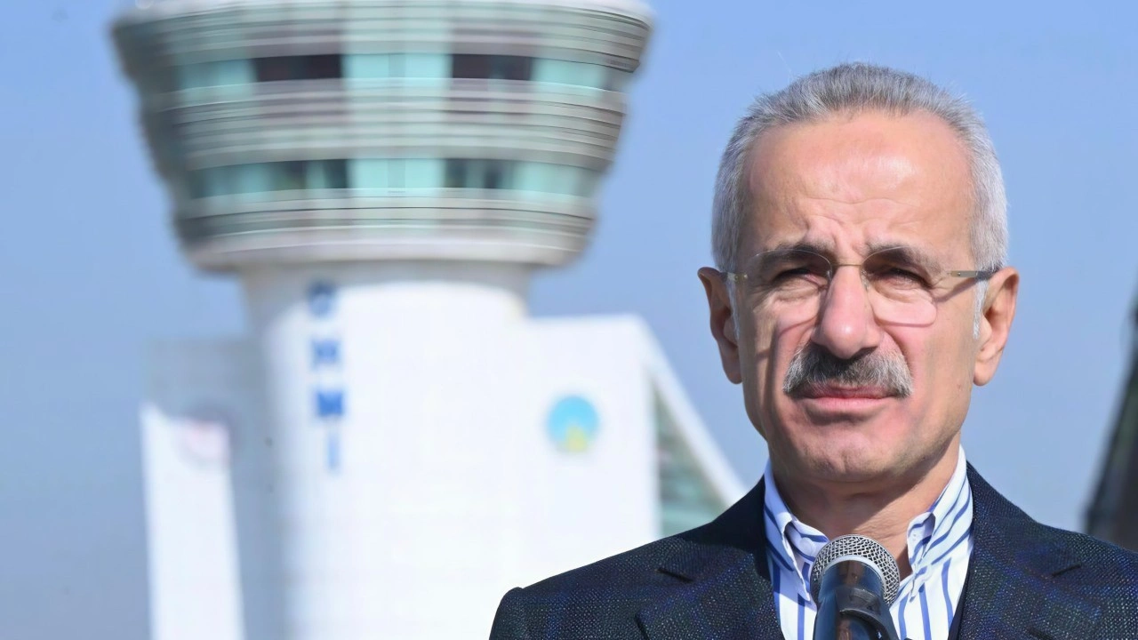 Bakan Uraloğlu: "Meşhed hava sahası, uluslararası uçuşlara açıldı"