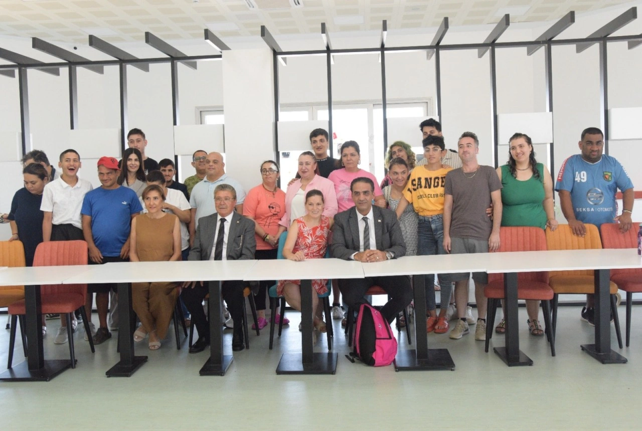 Başbakan Üstel ve Bakan Gardiyanoğlu, Engelsiz Yaşam Evi’ni ziyaret etti