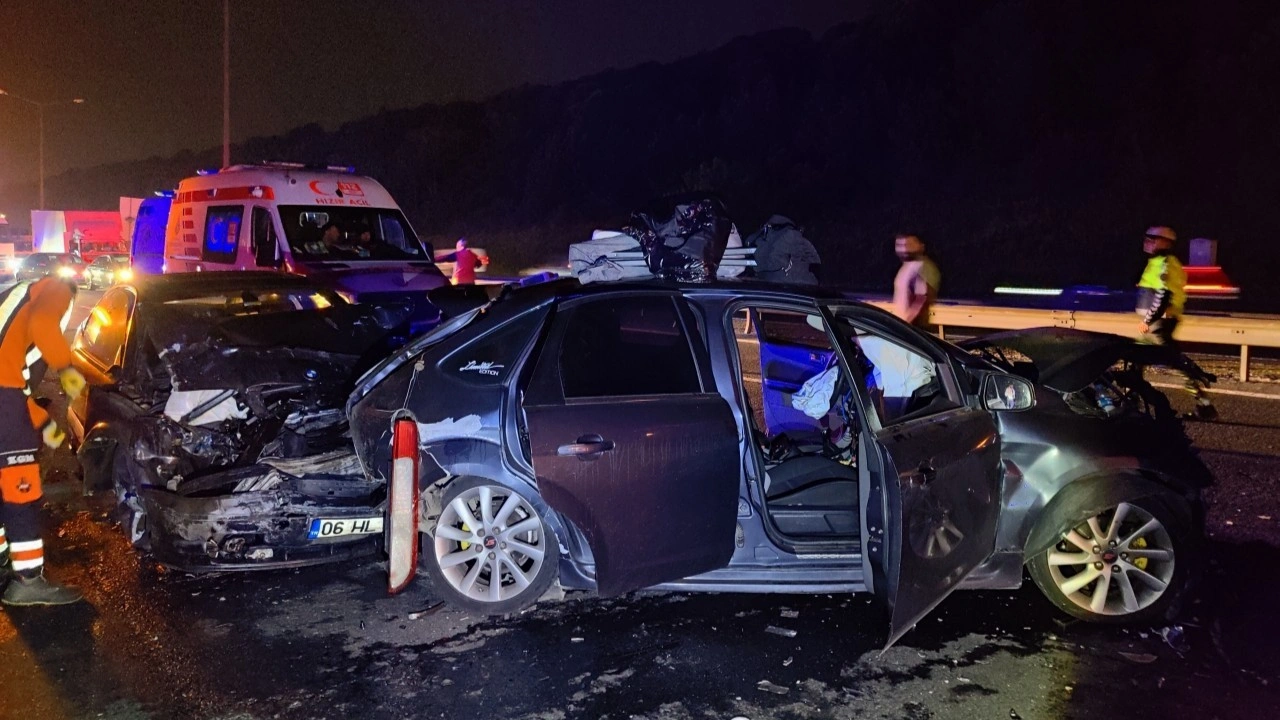 Beykoz TEM Otoyolu'nda zincirleme kaza: 7 yaralı