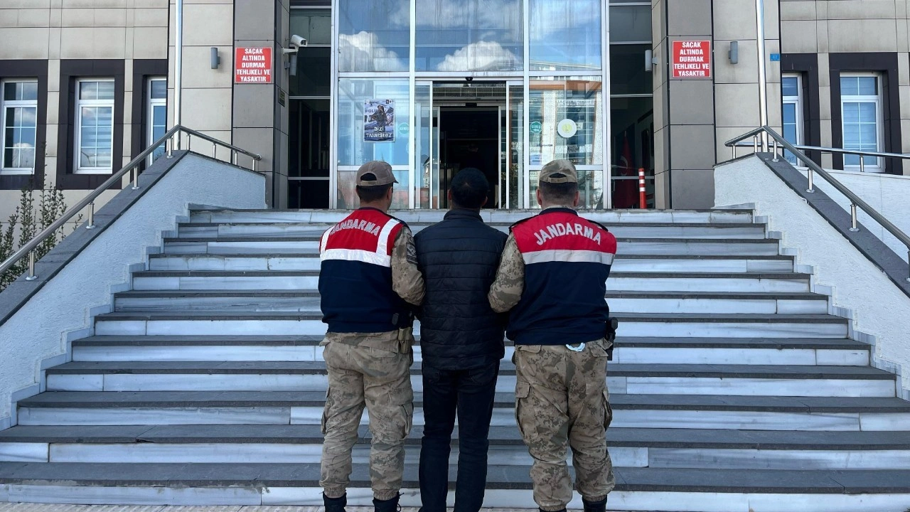 Bitlis'te, 14 yıl 4 ay hapis cezasıyla aranan firari yakalandı