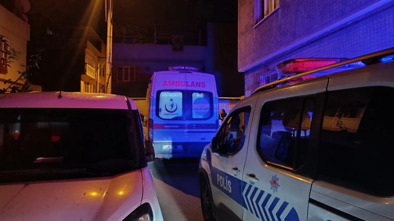 Bursa'da evini ateşe verdi; hastaneye kaldırıldı