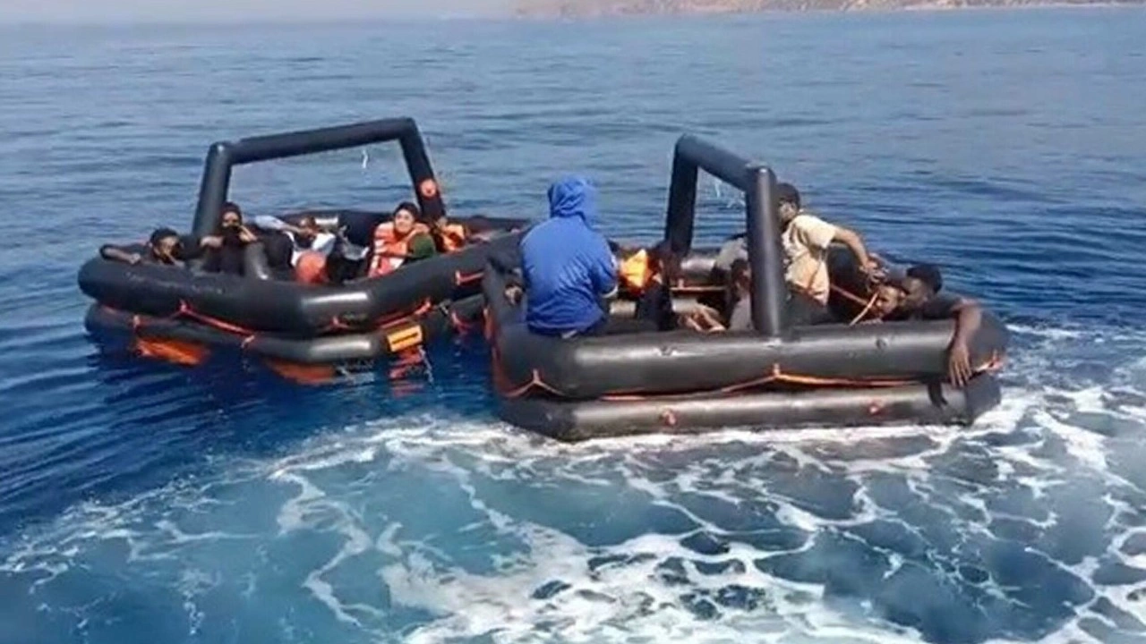 Çanakkale'de Yunan unsurlarının geri ittiği 19 kaçak göçmen kurtarıldı