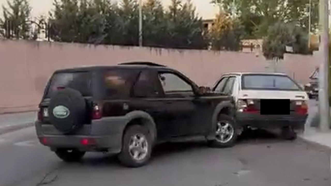 Cipiyle kocasının aracını hurdaya çevirdi!