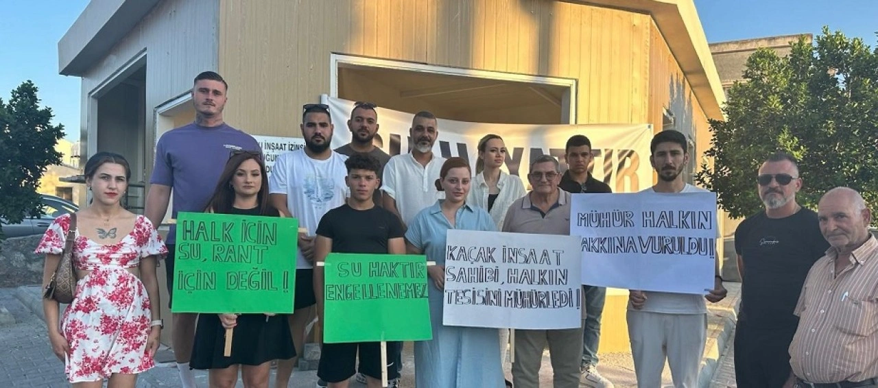 CTP Gençlik Örgütü Girne İlçesi Dikmen’de Su Arıtma Tesisi’nin mühürlenmesini protesto etti
