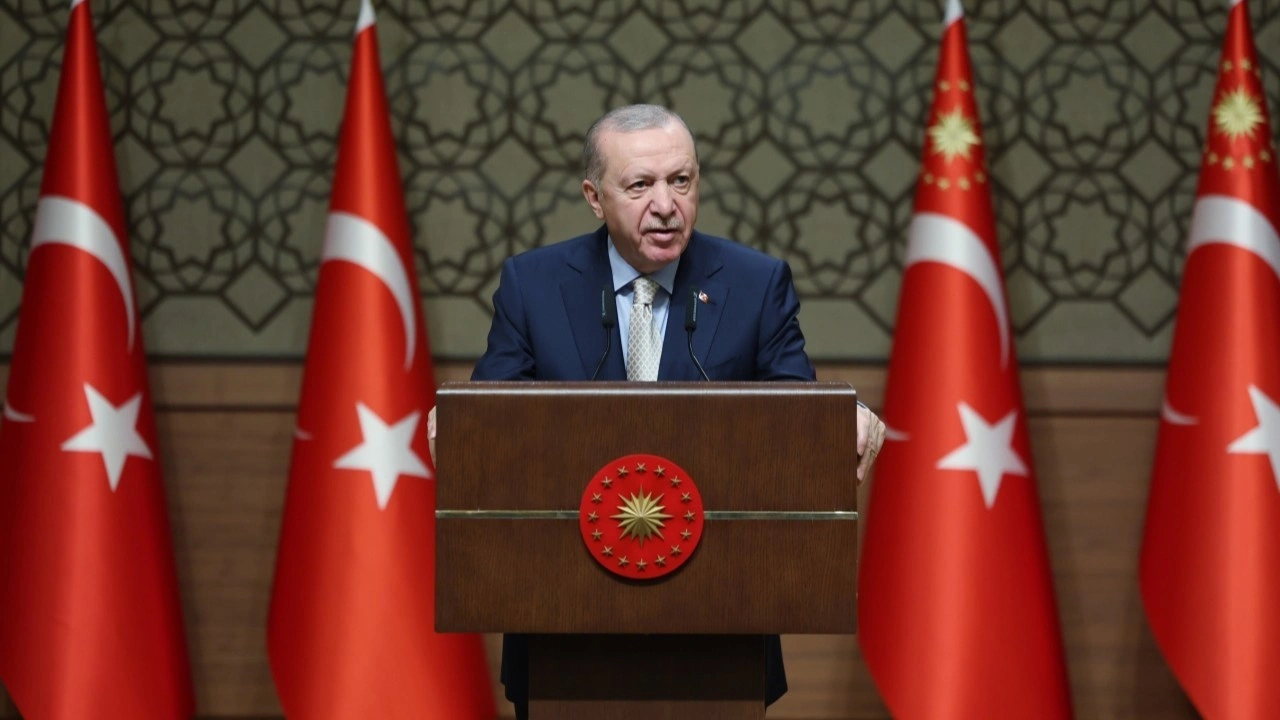 Cumhurbaşkanı Erdoğan: "Her ilçemizi kalkındırmak, geleceğe hazırlamak mecburiyetindeyiz"