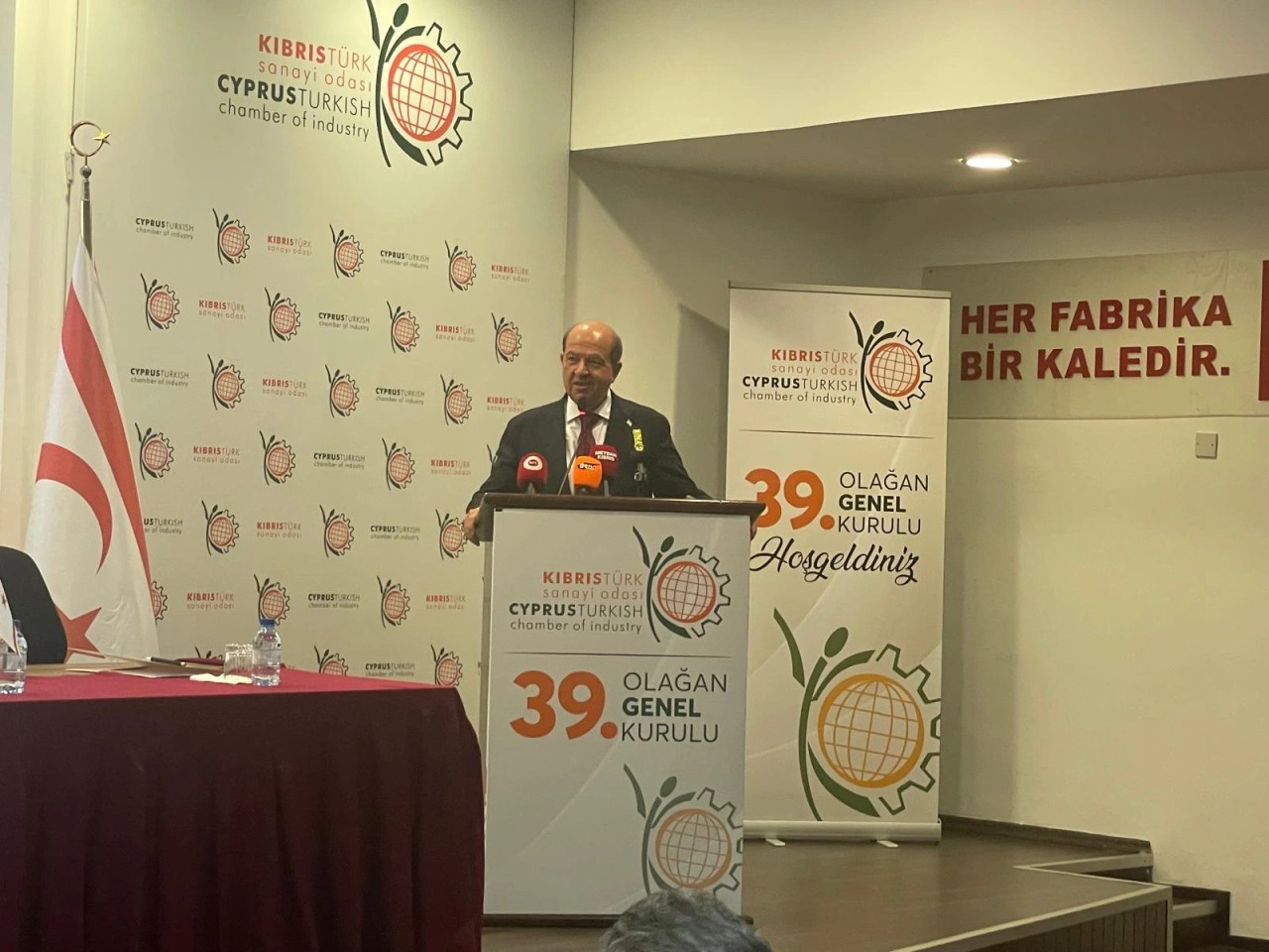 Cumhurbaşkanı Tatar: Ülkeye yatırım yapın, istihdam sağlayın