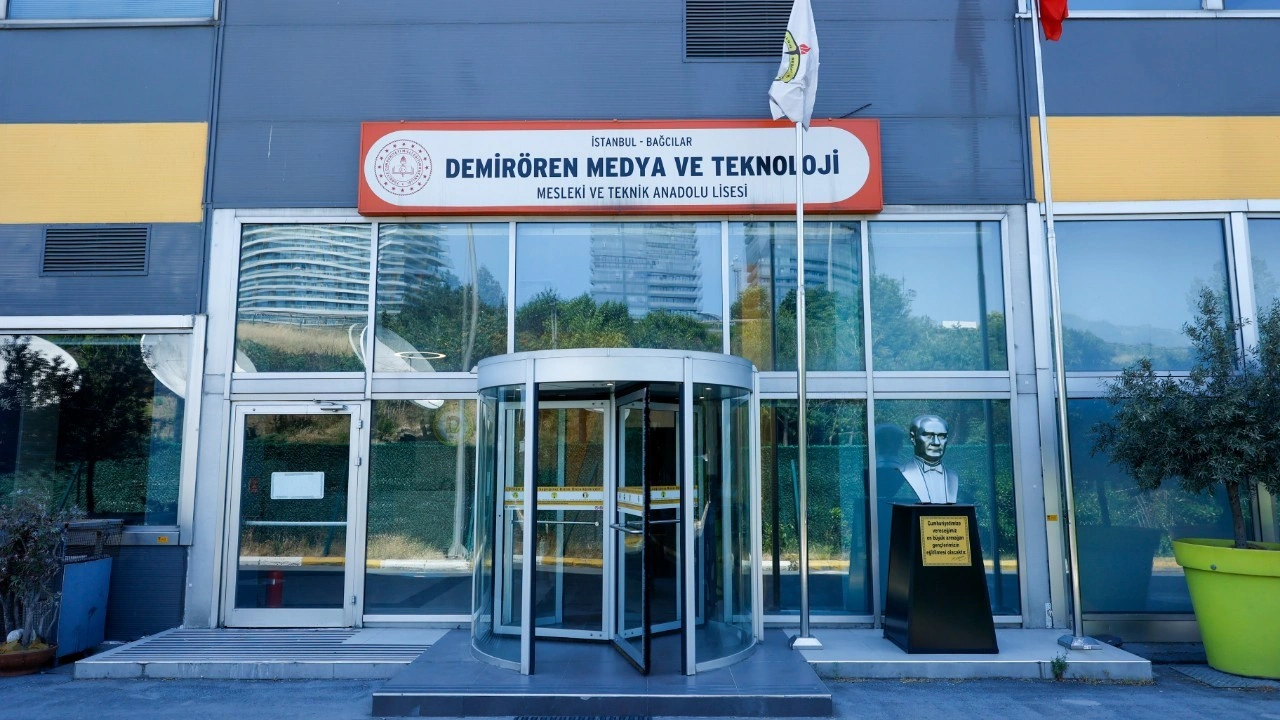 Demirören Medya ve Teknoloji MTAL’de Yapay Zeka Bölümü açıldı