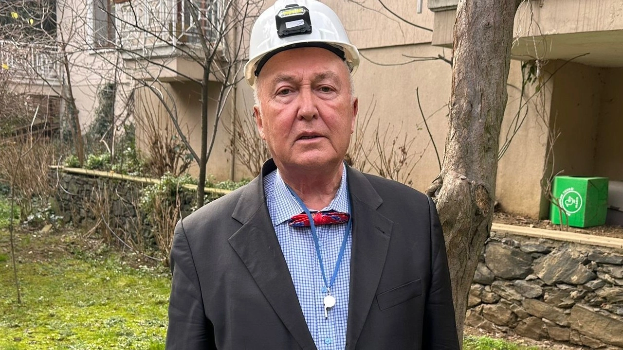 Deprem profesörünün villası kaçak çıktı iddiası! Önce yıktı, sonra satışa çıkardı