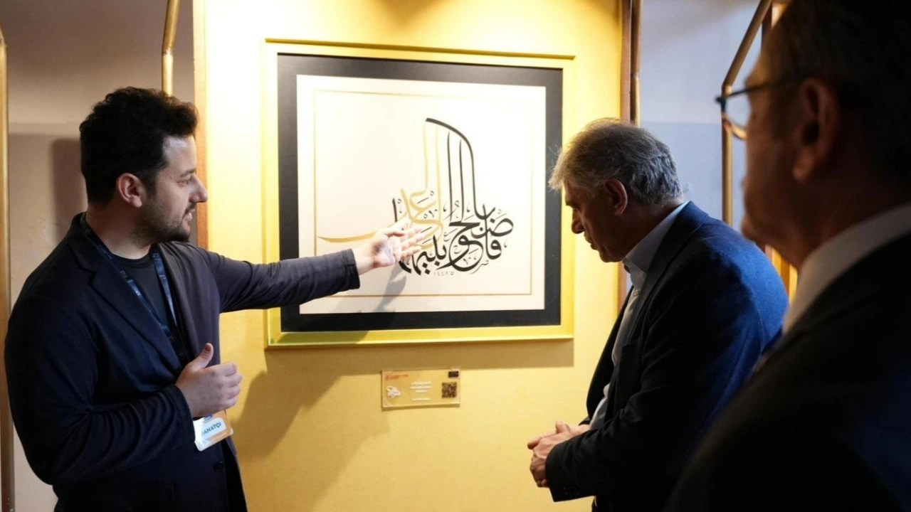 Âdil-i Mutlak Hat Eserleri Sergisi Antalya’da ziyarete açıldı