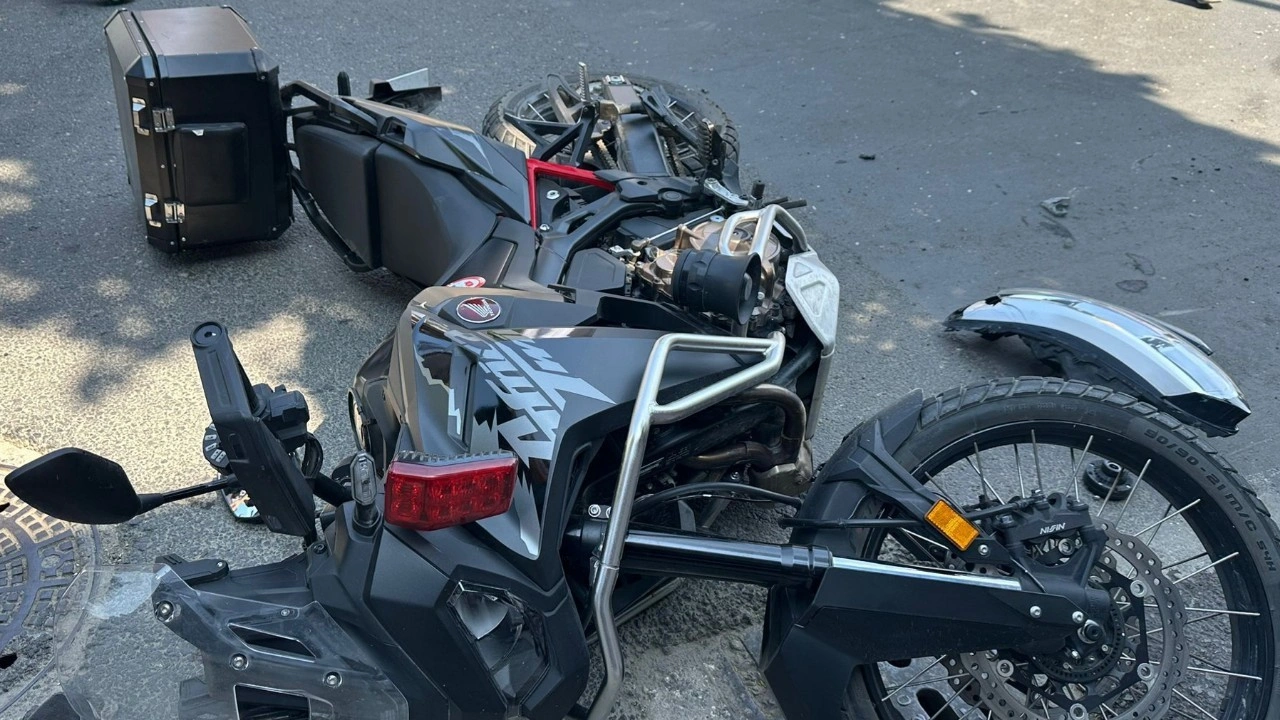 Düzce'de otomobille çarpışan motosikletteki 2 polis yaralandı