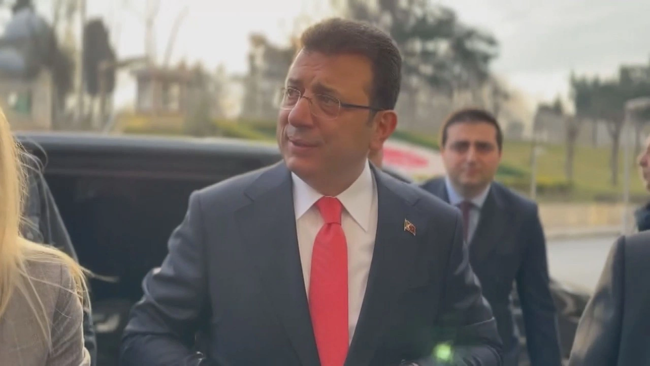 Ekrem İmamoğlu'nun babası ve oğluna yurtdışı yasağı