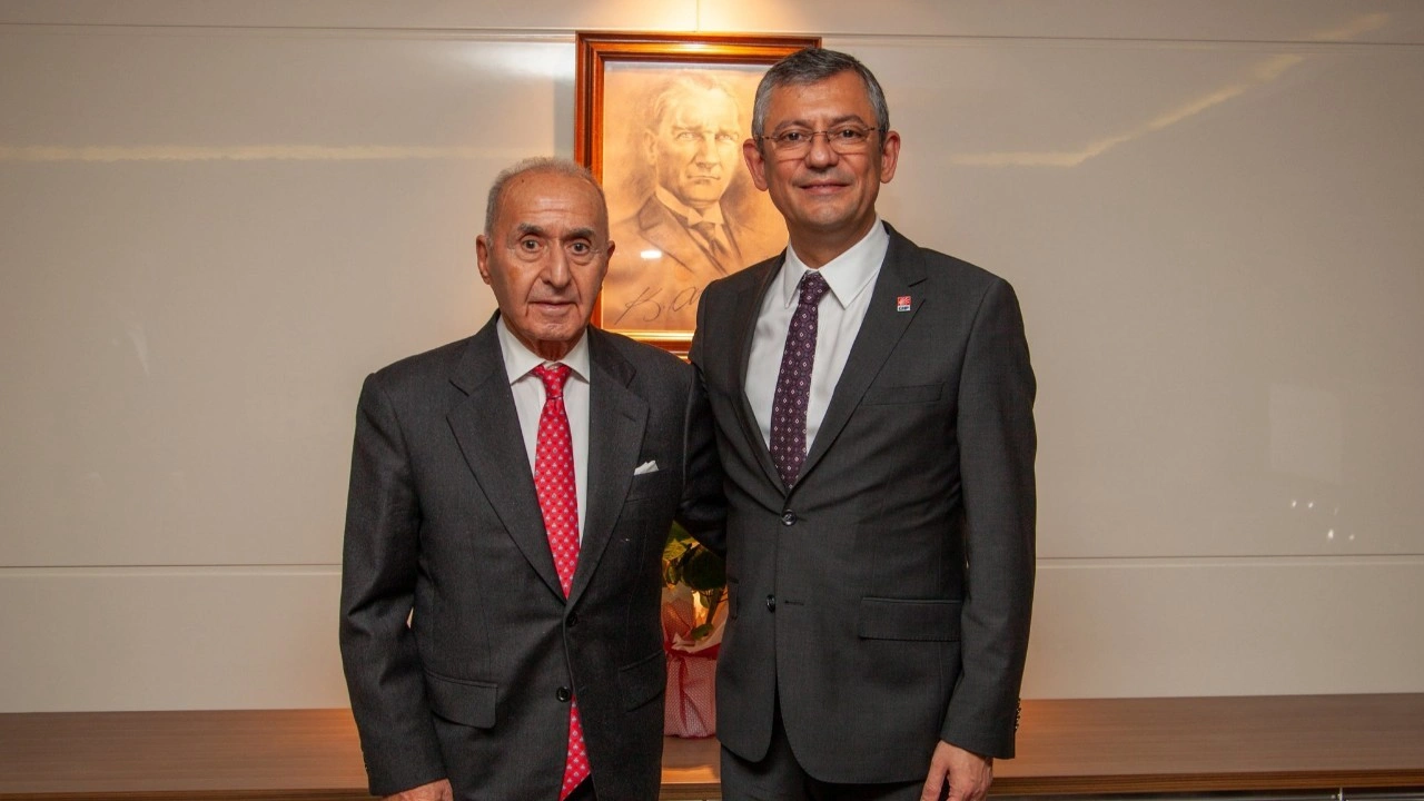 Eski CHP Genel Başkanı Hikmet Çetin hastaneye kaldırıldı