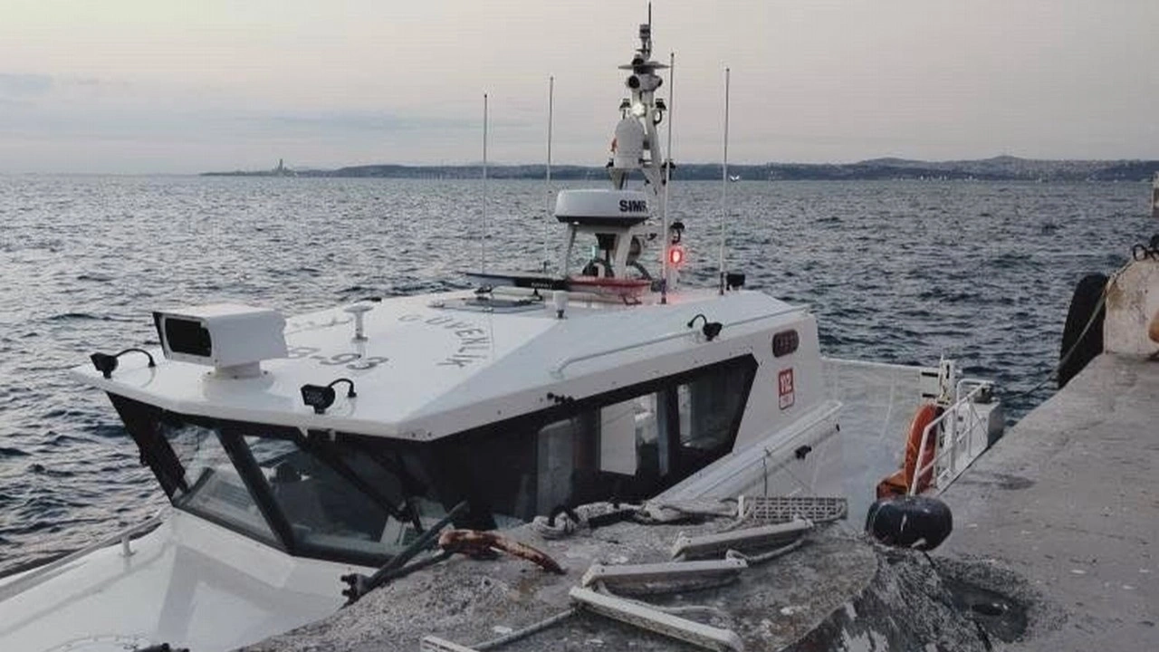 Feribottan denize atlayarak intihar girişiminde bulunan kadını yolcu kurtardı