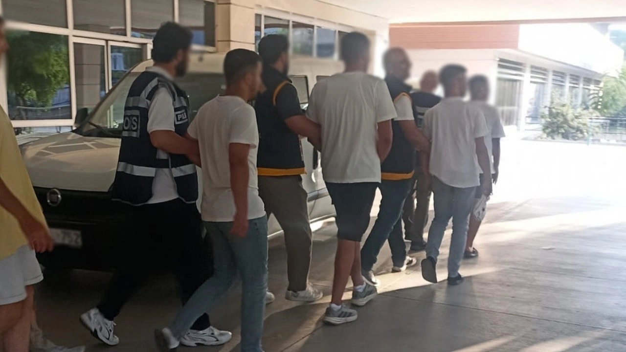 'FETÖ' yalanıyla 70 yaşındaki kişiyi 1.2 milyon TL dolandıran 5 kişi tutuklandı