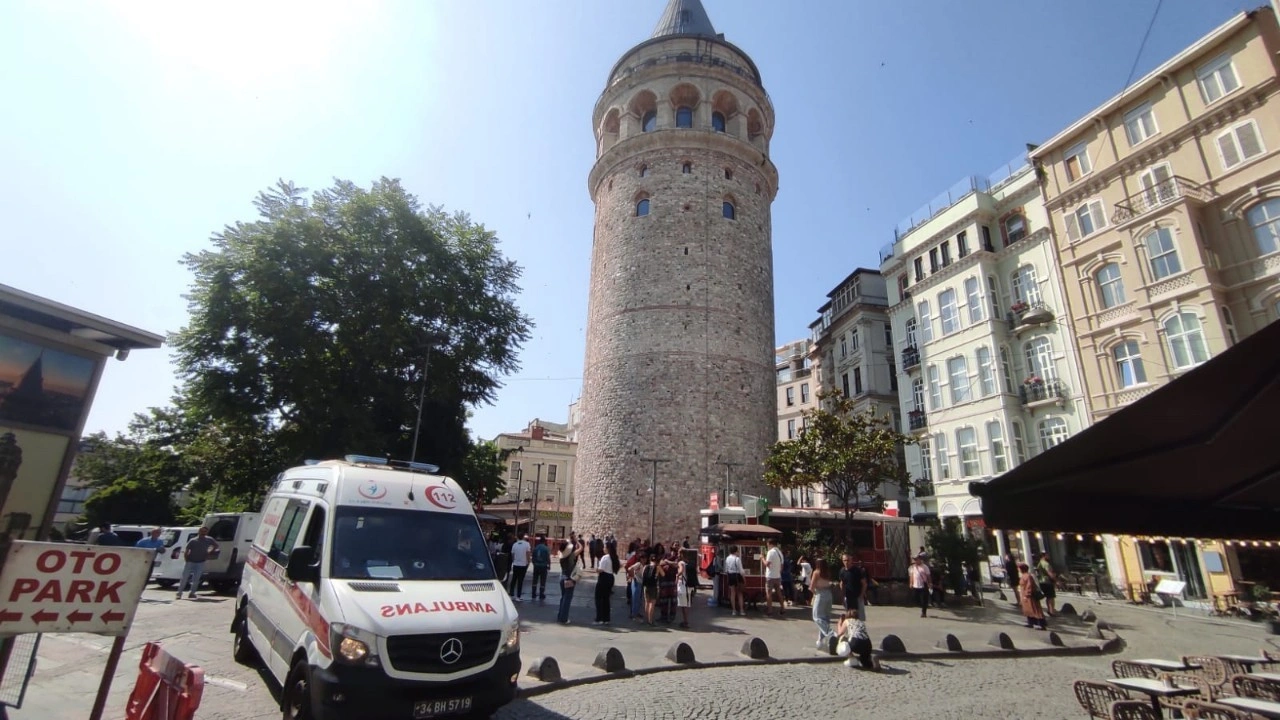 Galata Kulesi'nden düşen kişi hayatını kaybetti