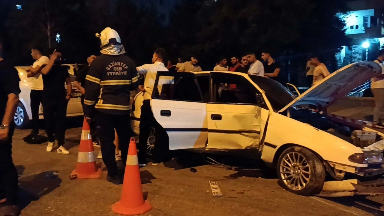 Gaziantep’te maddi hasarlı zincirleme kaza sonrası kavga: 6 yaralı, 12 gözaltı