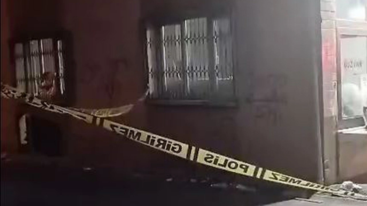 Genç adam sokakta darp edilip, bıçaklandı!