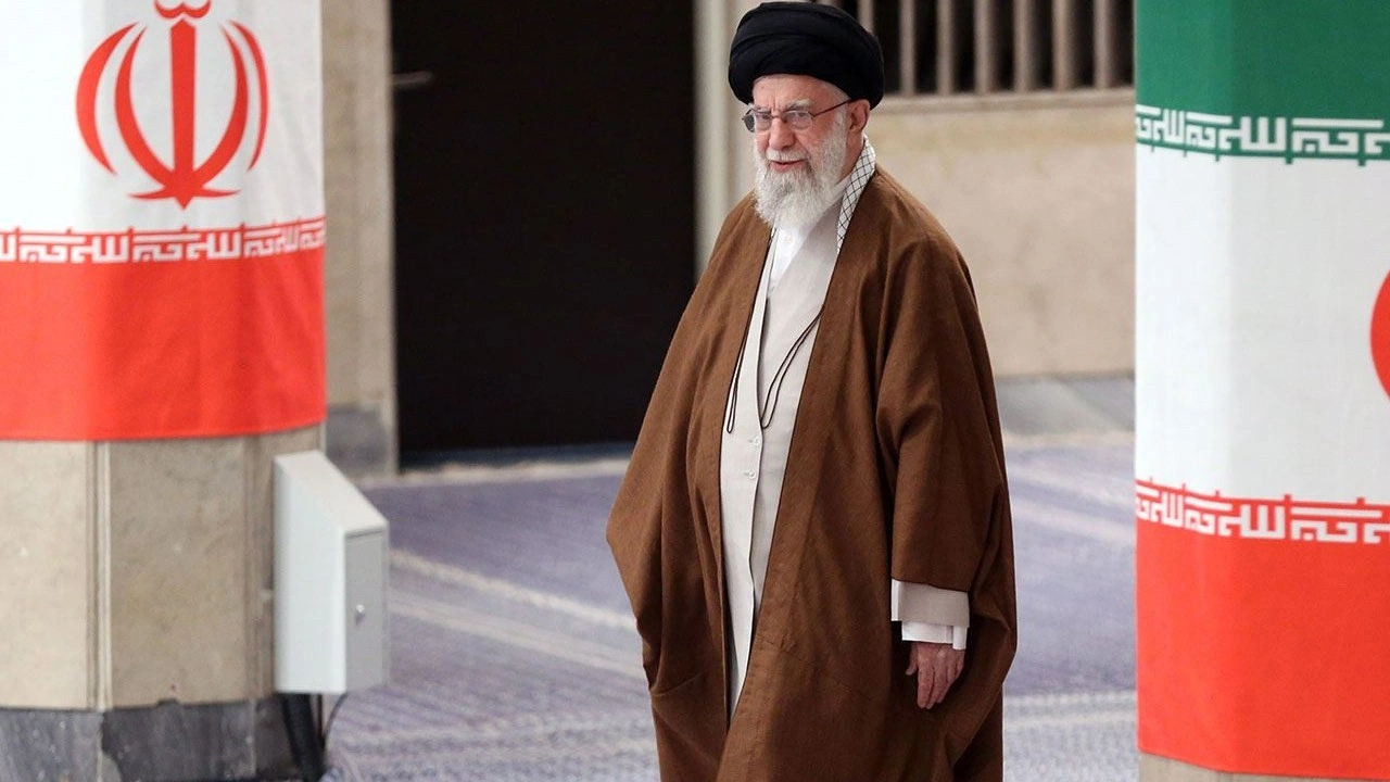Hamaney: "İsrail vahim bir hata yaptı ve sonuçlarına katlanacak"