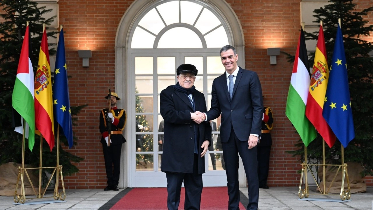 İspanya Başbakanı Sanchez ile Filistin Devlet Başkanı Abbas, Madrid’de bir araya geldi