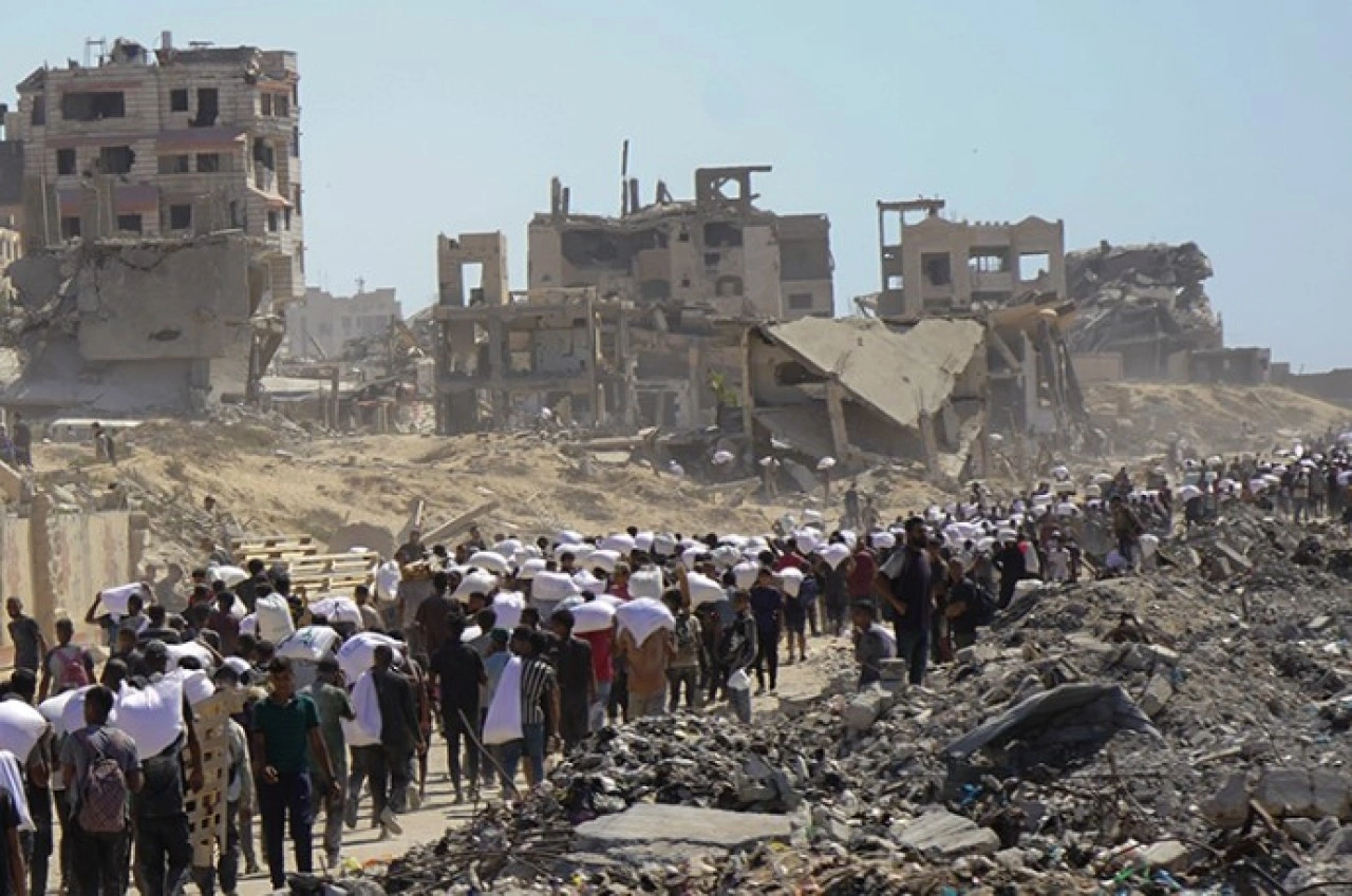 İsrail’in Gazze’de yardım dağıtım noktasına düzenlediği saldırıda 12 kişi hayatını kaybetti