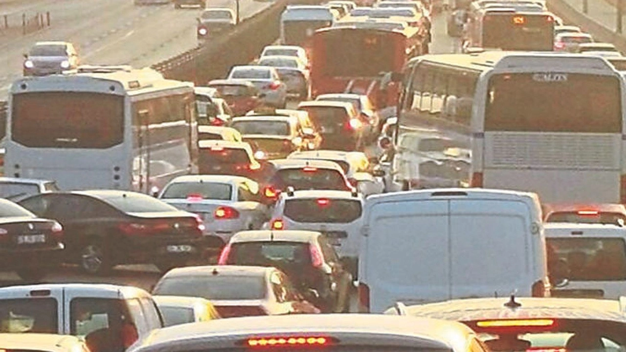 İstanbul'da trafik yoğunluğu yüzde 63