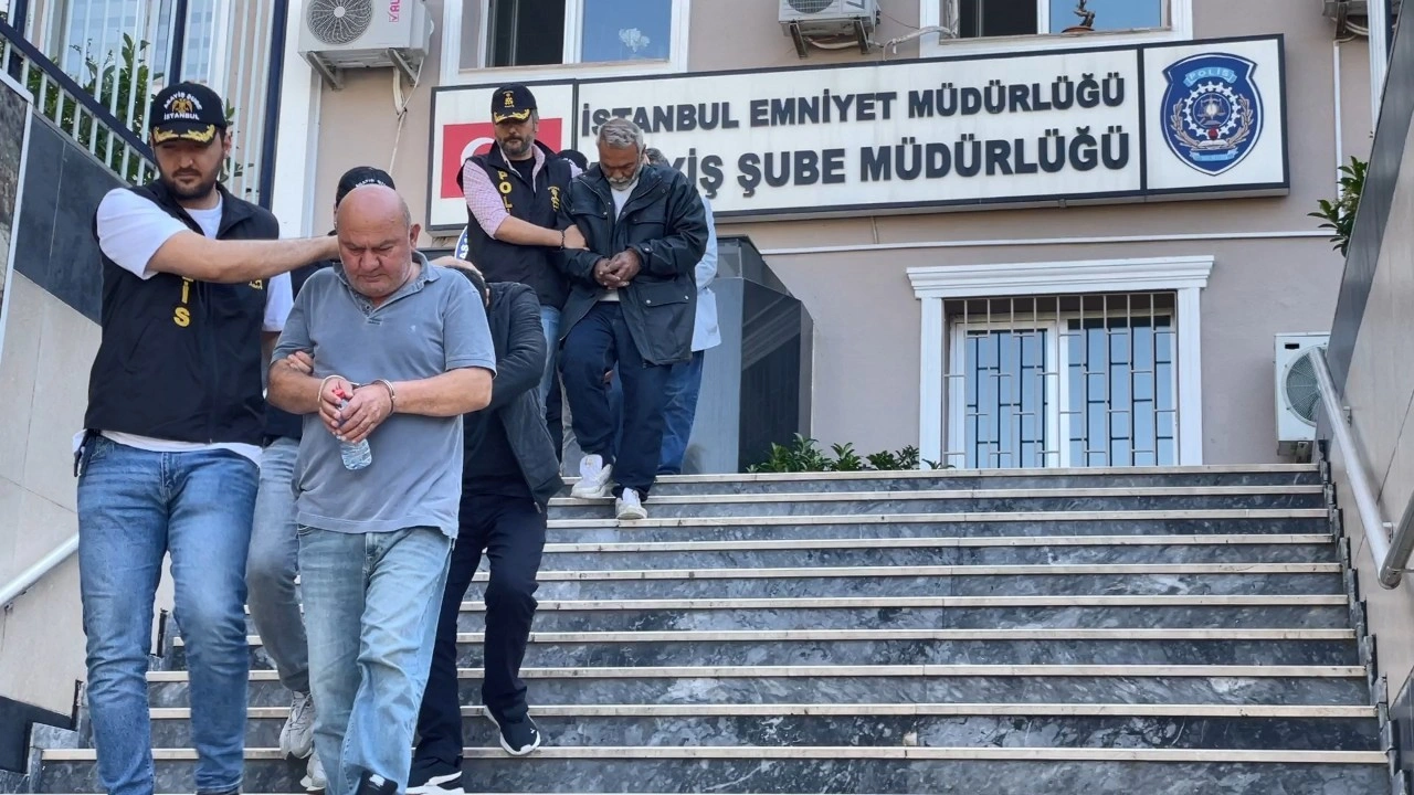 İstanbul merkezli 3 ayrı ilde 'change' operasyonu; 5 kişi tutuklandı