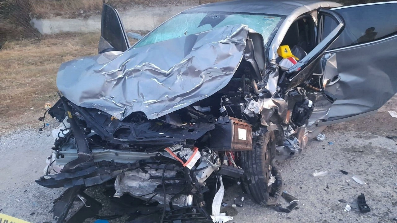 İzmir'de zincirleme kaza 5 ölü, 2 yaralı