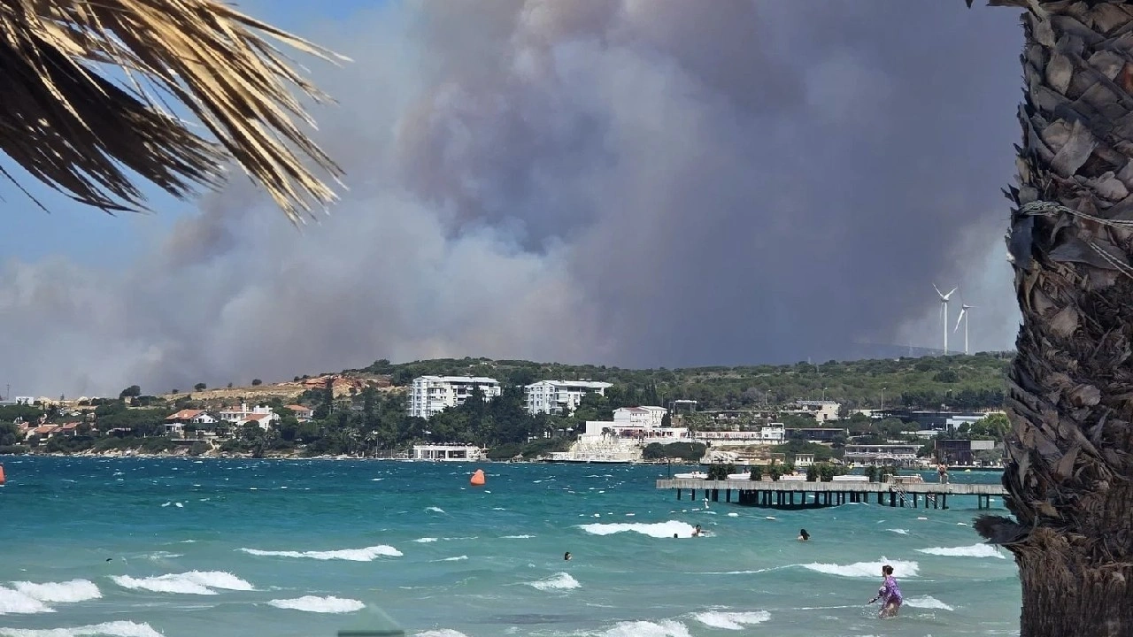 İzmir'deki yangın Çeşme'ye de sıçradı!