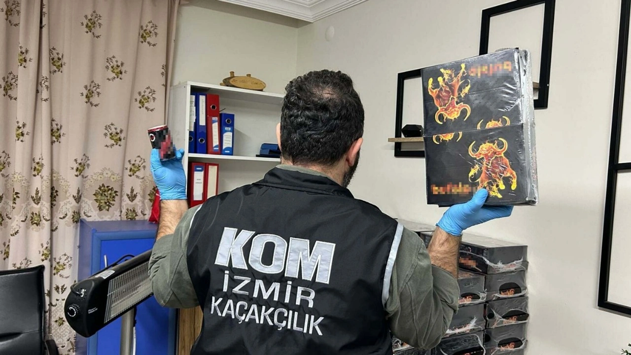 İzmir merkezli operayonda 15 milyon TL'lik kaçak ve sahte ürün ele geçirildi