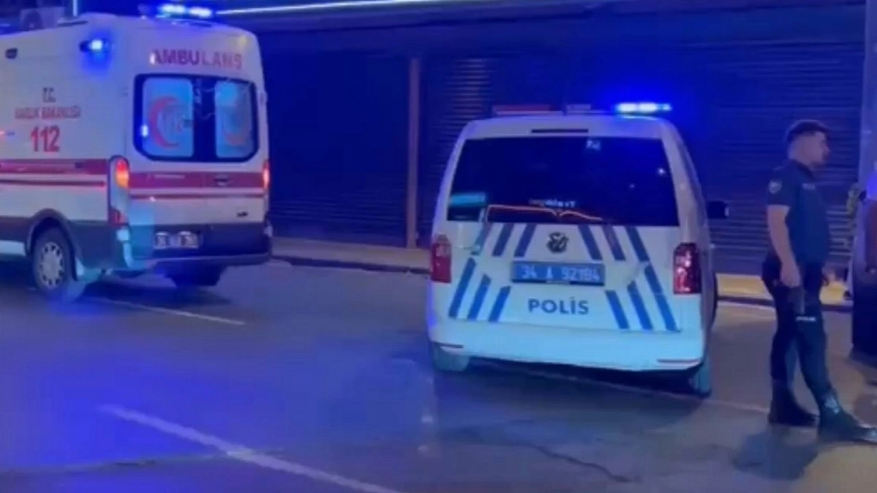 Kadıköy’de kafede alacak verecek kavgası! 2 kişi silahla yaralandı