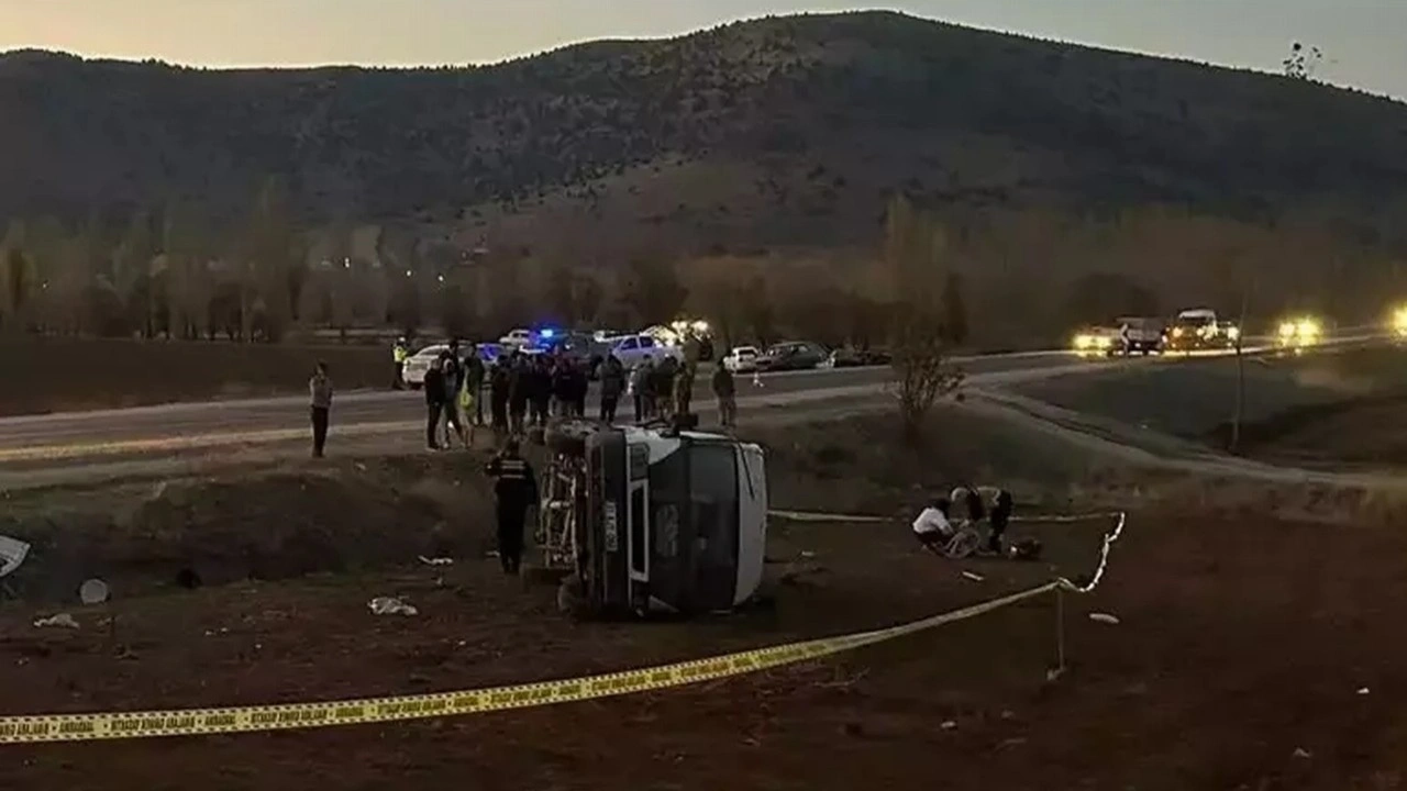 Kahramanmaraş’ta işçi servisi devrildi: 2 ölü, 7 yaralı