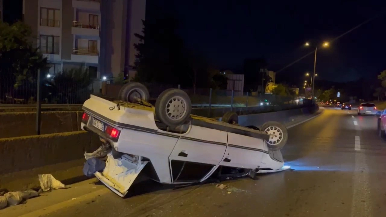 Kartal'da otomobil takla attı: 2 yaralı