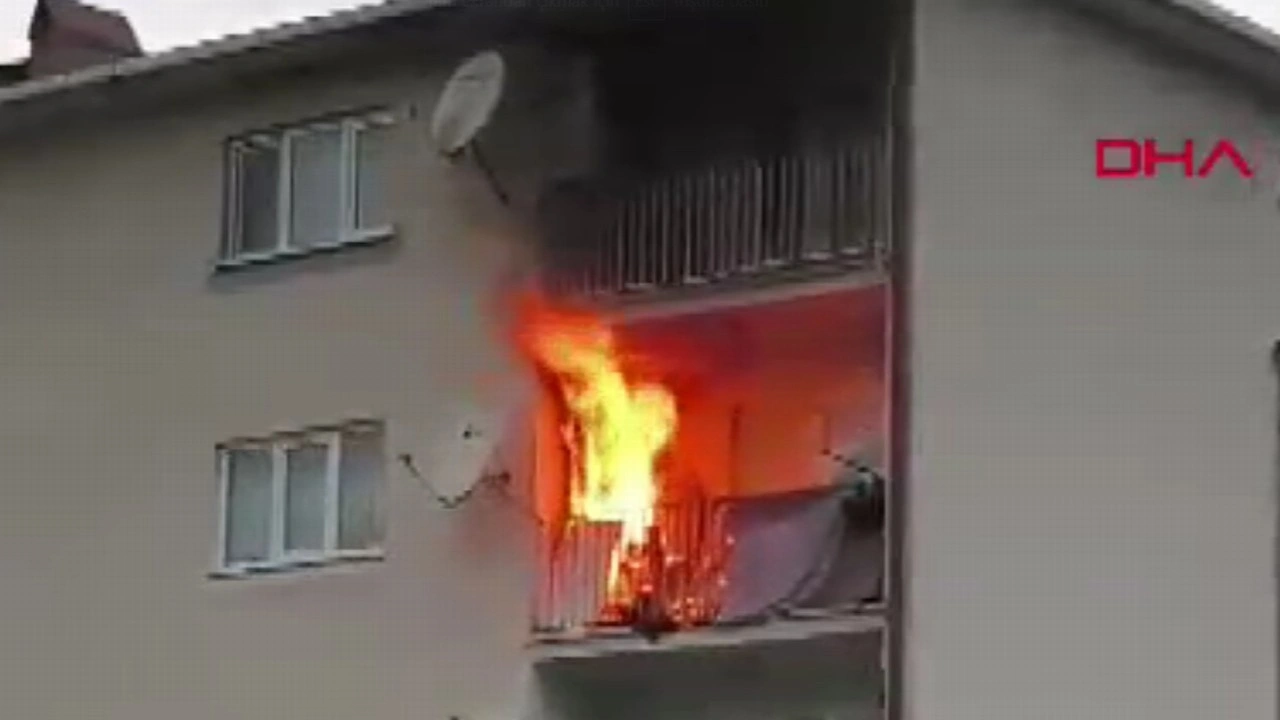 Kastamonu'nda balkona bırakılan köz nedeniyle çıkan yangın söndürüldü