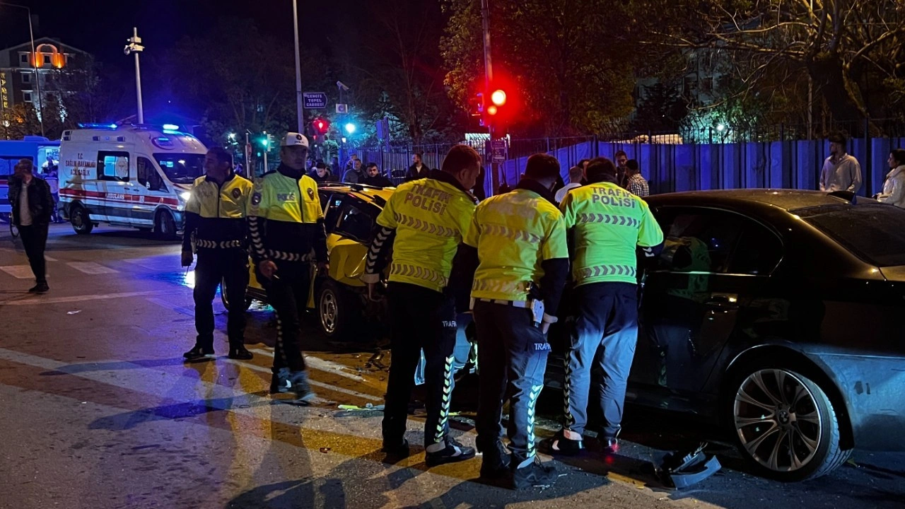 Kayseri'de 4 araç zincirleme kazaya karıştı; 5 yaralı