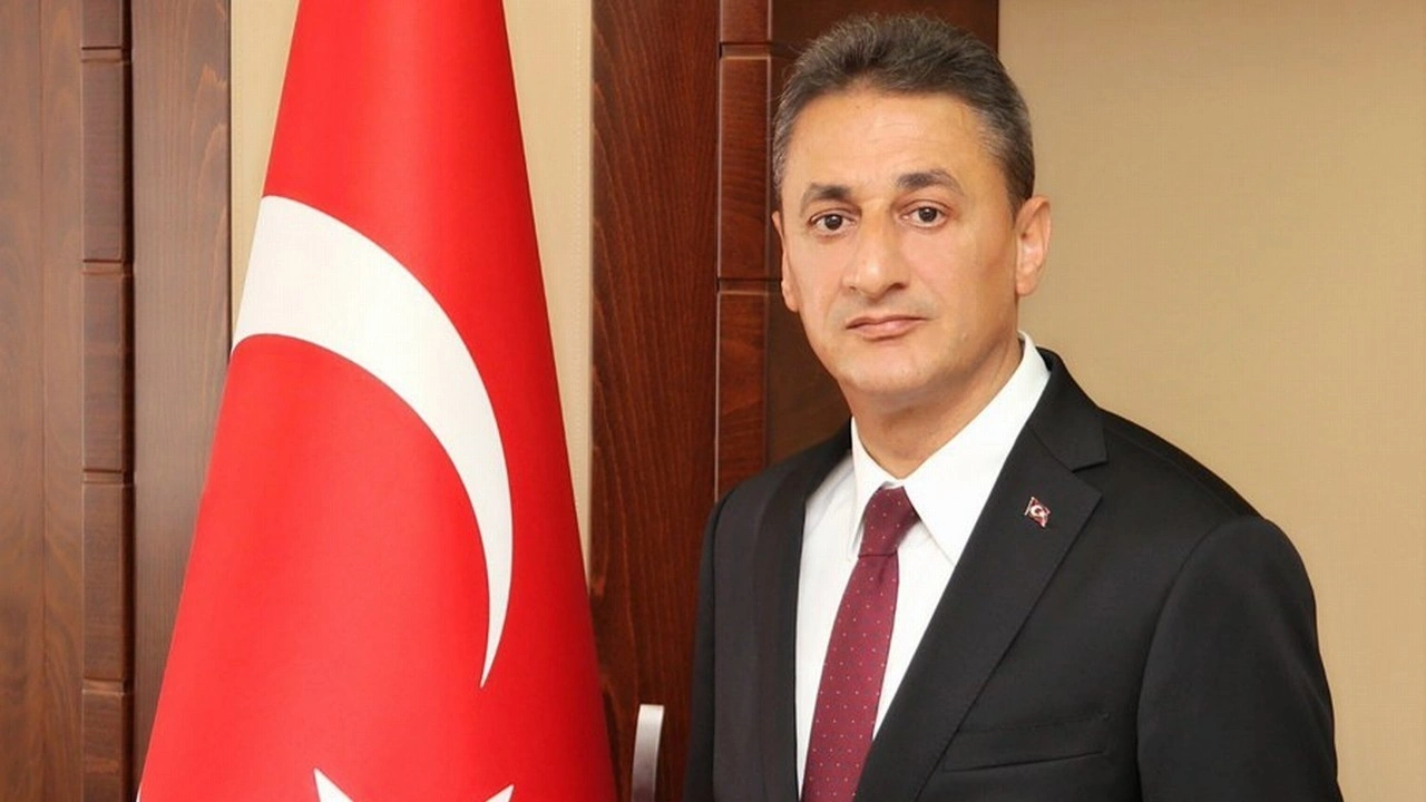 Kazada yaralanan eski Bitlis Valisi Karaömeroğlu, yaşam mücadelesini kaybetti