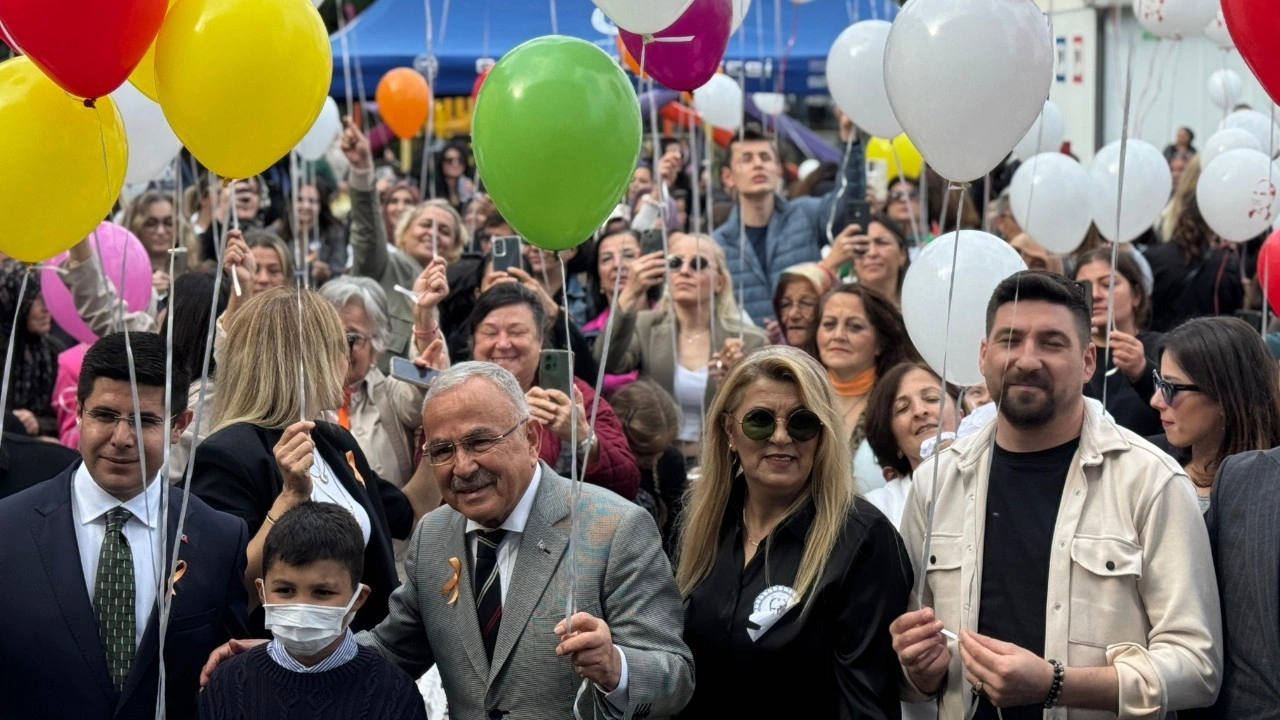 Lösemiyi yenen Mirza için yüzlerce balon uçuruldu
