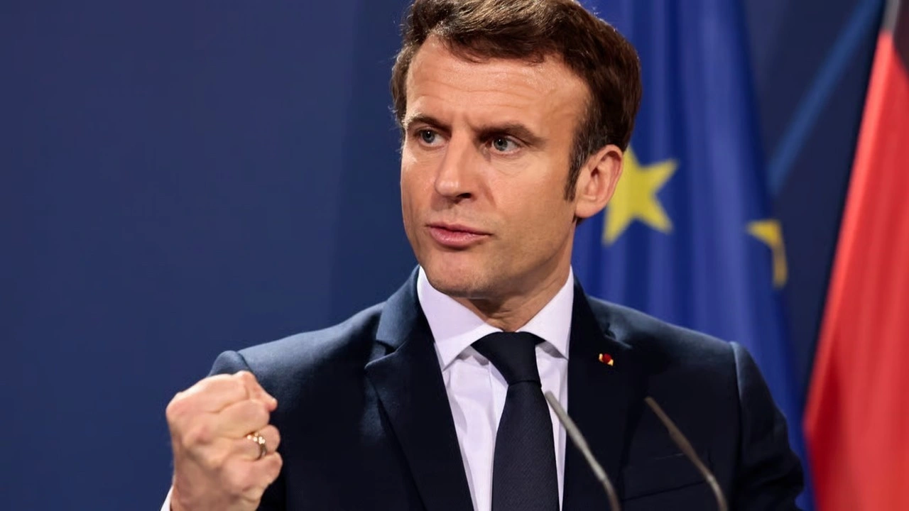 Macron'dan İran'a yaptırım açıklaması