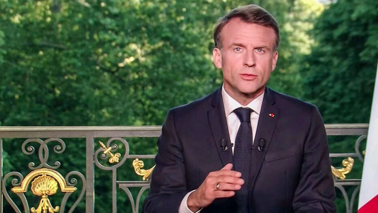 Macron: "İran'da rejim değişikliğini askeri müdahaleyle yapmak kaosa yol açar"
