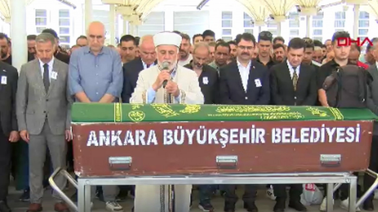 Mersin'de boğulan Alperen, Ankara'da son yolcuğuna uğurlandı