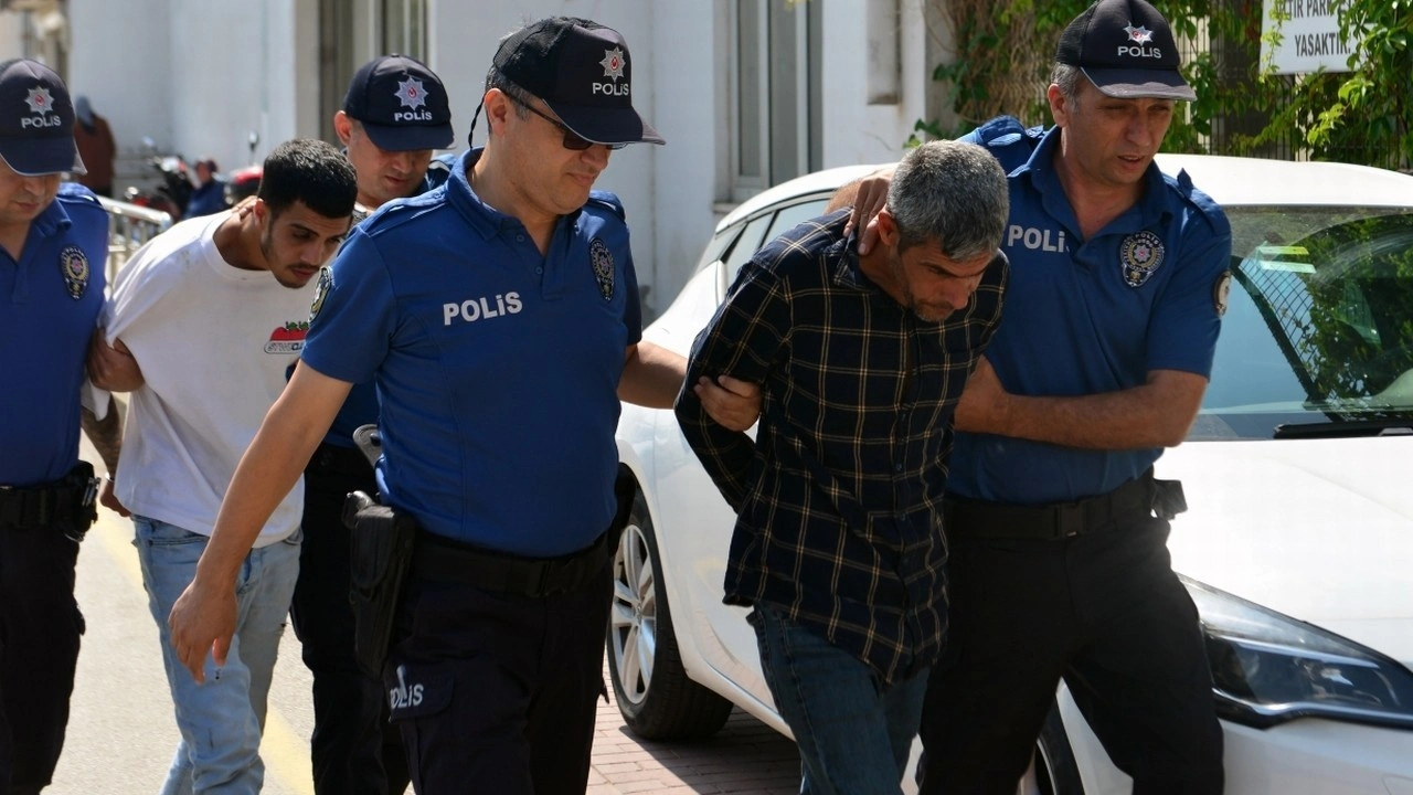 Miras paylaşımı nedeniyle husumetli oldukları dayısını bıçakla yaraladı